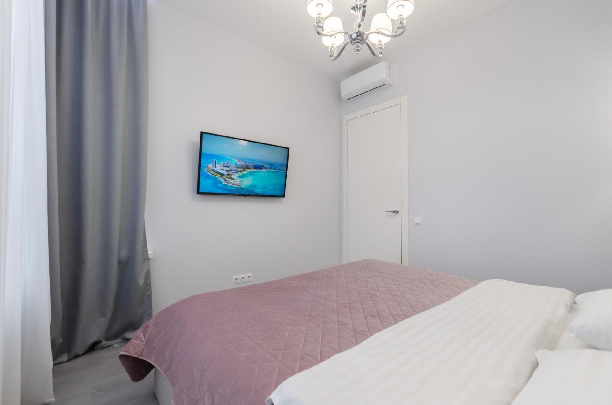 Petrovdom 408-467-471-277-377 In Central Park Cozy Apartments Kiev Eksteriør billede